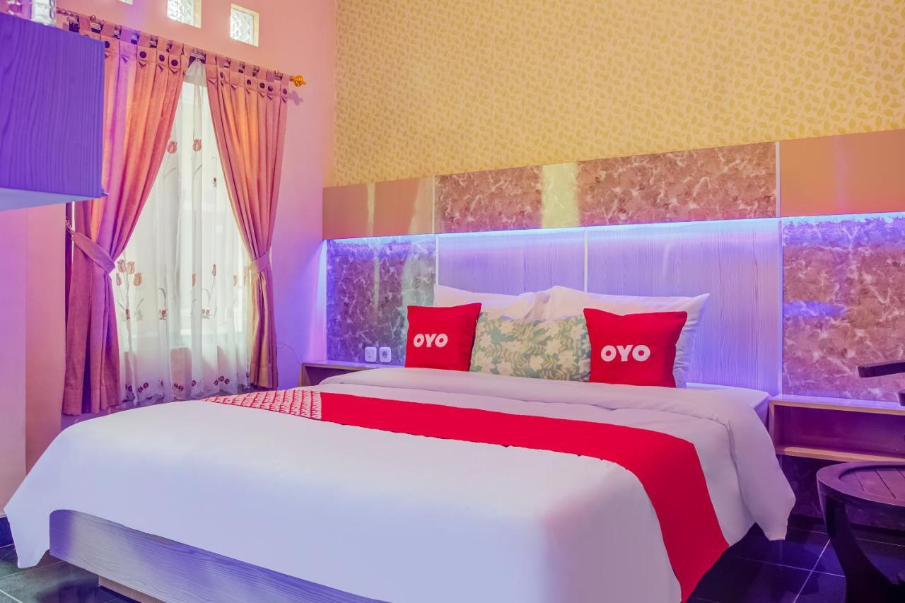 Oyo 3831 Pelangi Residence Syariah Solo المظهر الخارجي الصورة