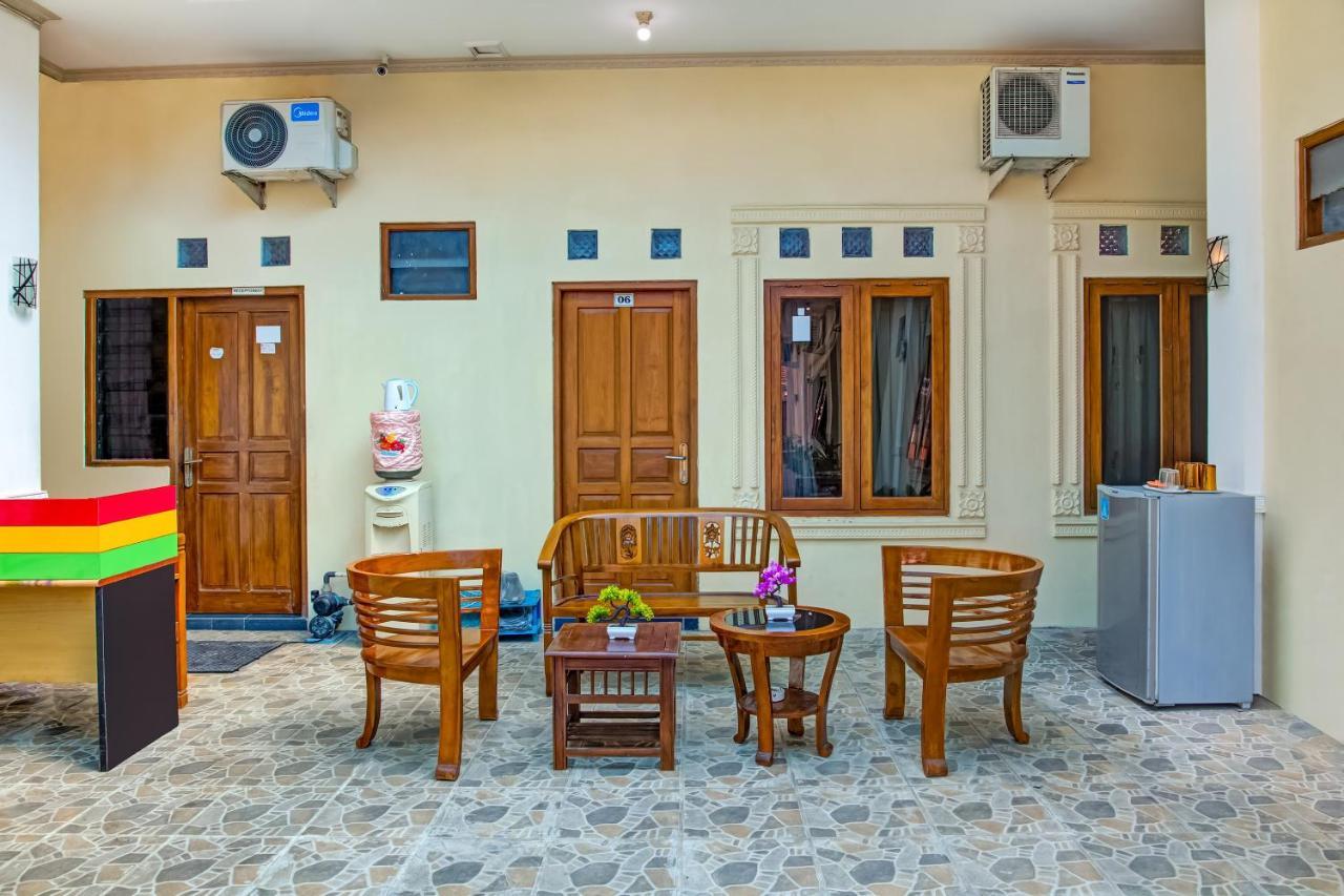 Oyo 3831 Pelangi Residence Syariah Solo المظهر الخارجي الصورة
